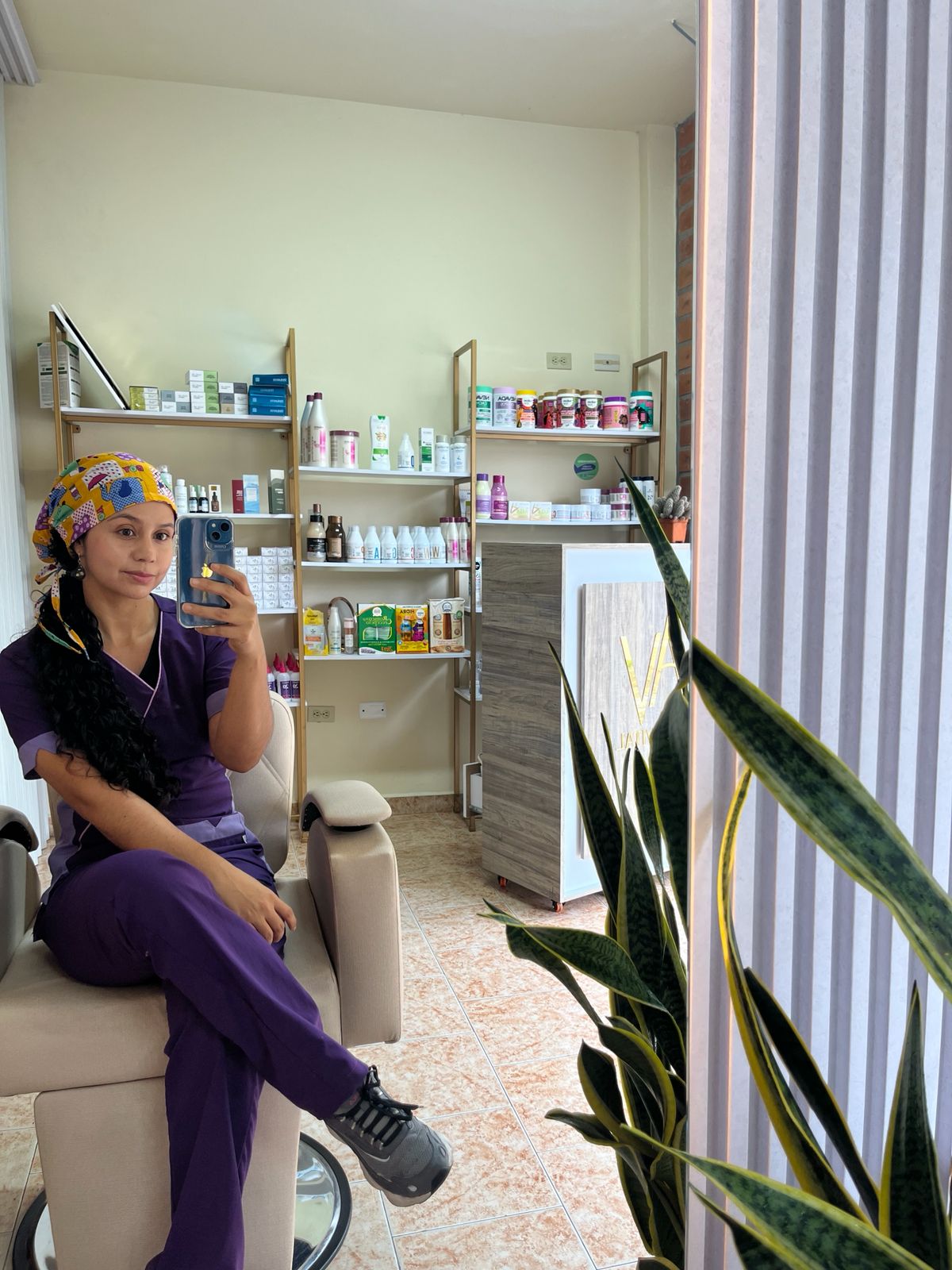 Jazmín, socia fundadora y cosmetóloga capilar de Alma Vital